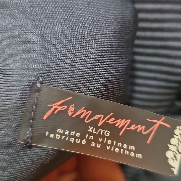 FP Movement Women's Carpe Diem Shorts: BLUE STONE: NEW WITH TAGS: SIZE XL - Picture 3 of 4